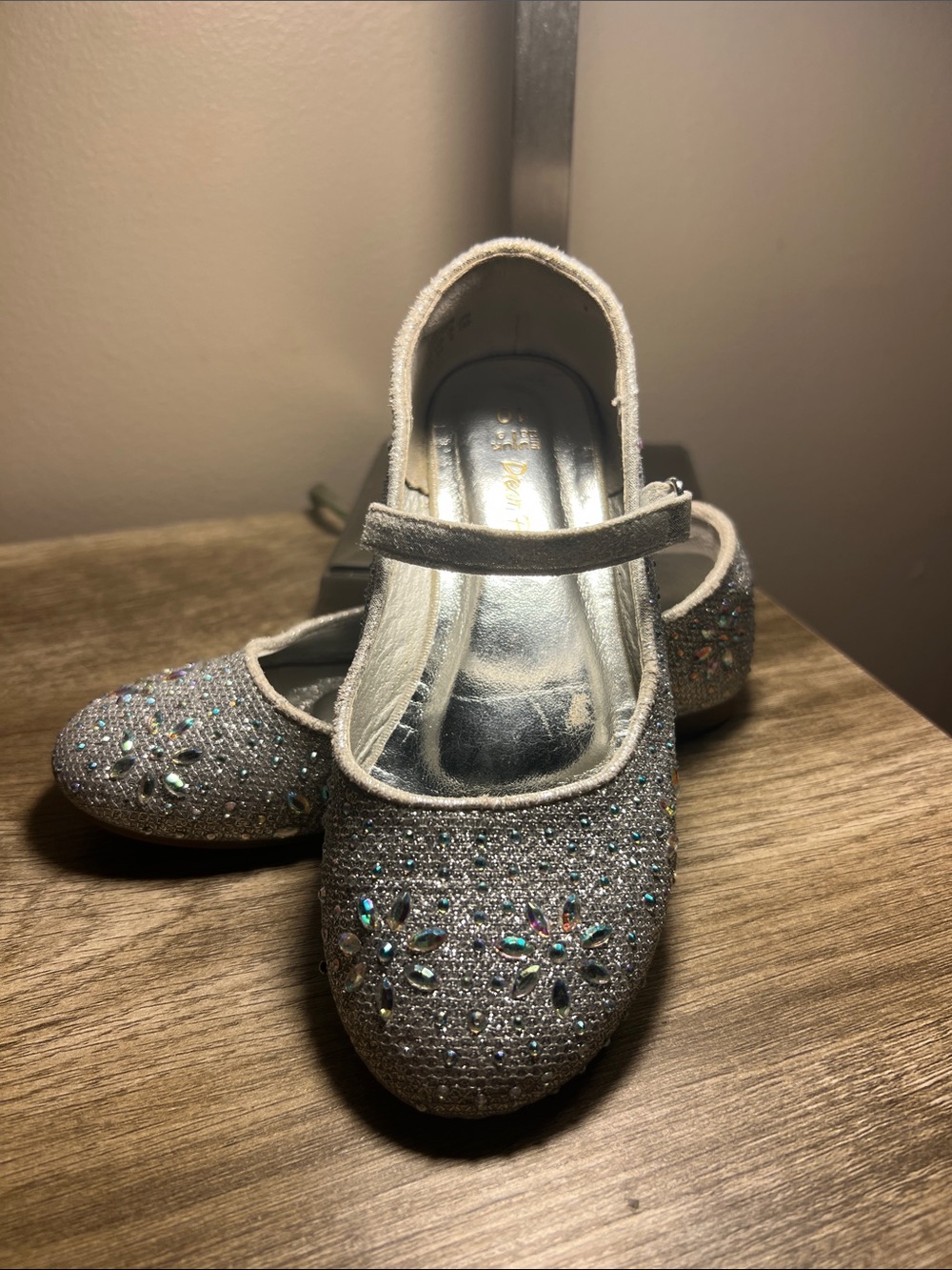 Dream Pairs Silver Sparkle Mary Jane Dress Shoes with Jewel Accents stock (40)